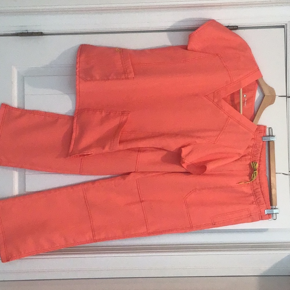Wonder Winks Four Way Stretch Set of Scrubs
